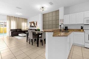 Townhome, 3 Bedrooms | Private kitchen