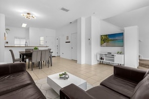 Living area - 3 Bed/2.5 Bath Perfect Family Home Bunk Beds 3 Bedroom Townhouse by RedAwning (Kissimmee)