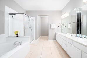 Appart'hôtel, 3 chambres | Salle de bain