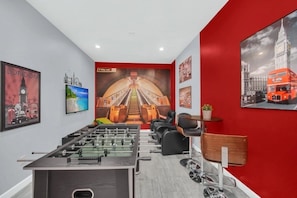 Villa, 6 chambres | Salle de jeux