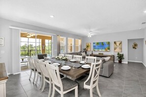 House, 6 Bedrooms | Dining