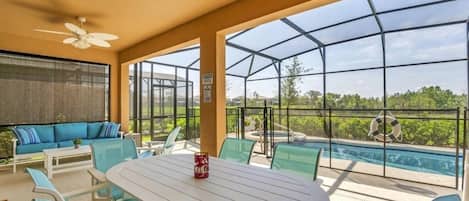 House, 6 Bedrooms | Outdoor dining