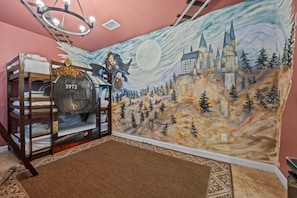 House, Multiple Bedrooms | 7 bedrooms, free WiFi, bed sheets - Star Wars 7 Bed Pool Home With Game Room 7 Bedroom Home by RedAwning (Davenport)