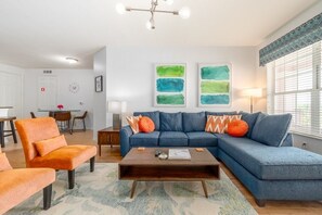 콘도, 침실 3개 | 거실 공간