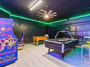 House, 6 Bedrooms | Game room