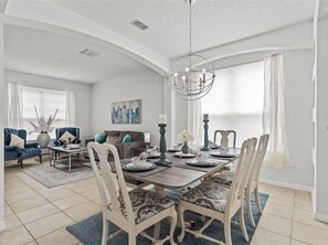 House, 6 Bedrooms | Dining