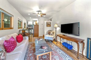 ทีวีจอแบน 42 นิ้ว พร้อมช่องดิจิตอล, เตาผิง