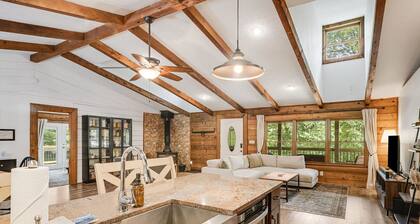 Modern Mountainside Cabin | Hot Tub, Game Room + Biltmore Pass Near Asheville