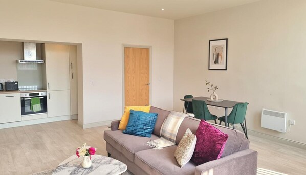 Living area - Leeds City Escape - Stylish Apartment (Leeds)