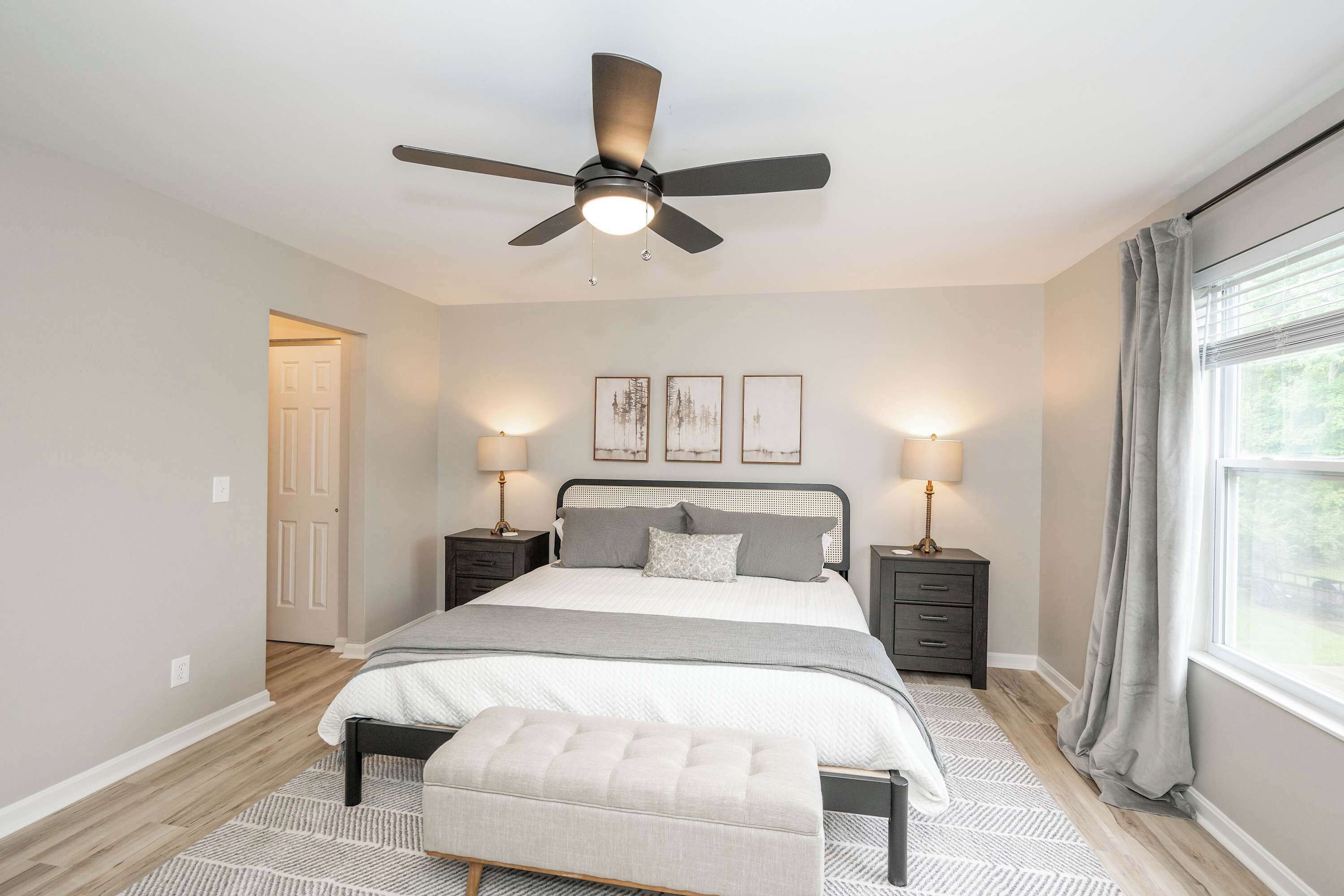 5 bedrooms, individually decorated, individually furnished, bed sheets