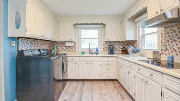 Rumah, Beberapa Tempat Tidur, dapur, pemandangan kebun | Dapur pribadi | Mesin pembuat kopi/teh