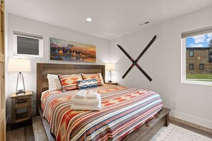 Casa, várias camas, banheira de imersão, vista para a montanha | 2 quartos, individualmente decorados, individualmente mobiliados