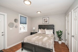 2 habitaciones, decoración personalizada y muebles diferentes 