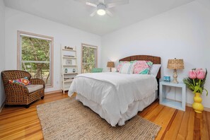 ハウス ベッド (複数台) パティオ (The Boat House) | 6 室のベッドルーム、客室ごとに異なる装飾、客室ごとに異なるインテリア、デスク