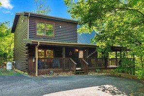 Exterior - Rustic 3br Cabin Near Lake w/ Hot Tub! (Sevierville)