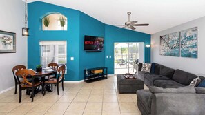 Living area - Emerald Island Happy Place (Kissimmee)