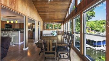 House, Berbilang Katil, Kitchen | Tempat makan luar