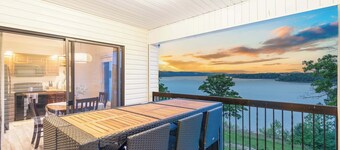 湖濱綠洲驚人景觀!