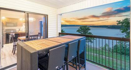 Lakefront Oasis Amazing Views!