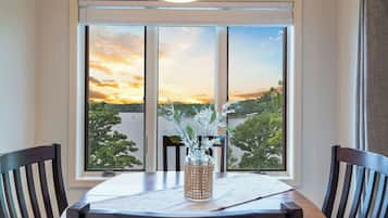 Condo, Multiple Beds, Balcony (Lakefront Oasis) | Interior