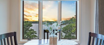 Lakefront Oasis Amazing Views!