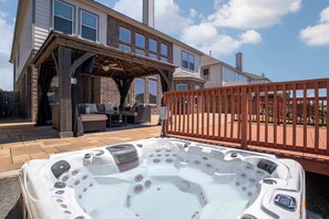 Terrace/patio - Lakeview Mansion A Chic Estate (Missouri City)