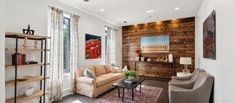 Modern Loft Near West End!