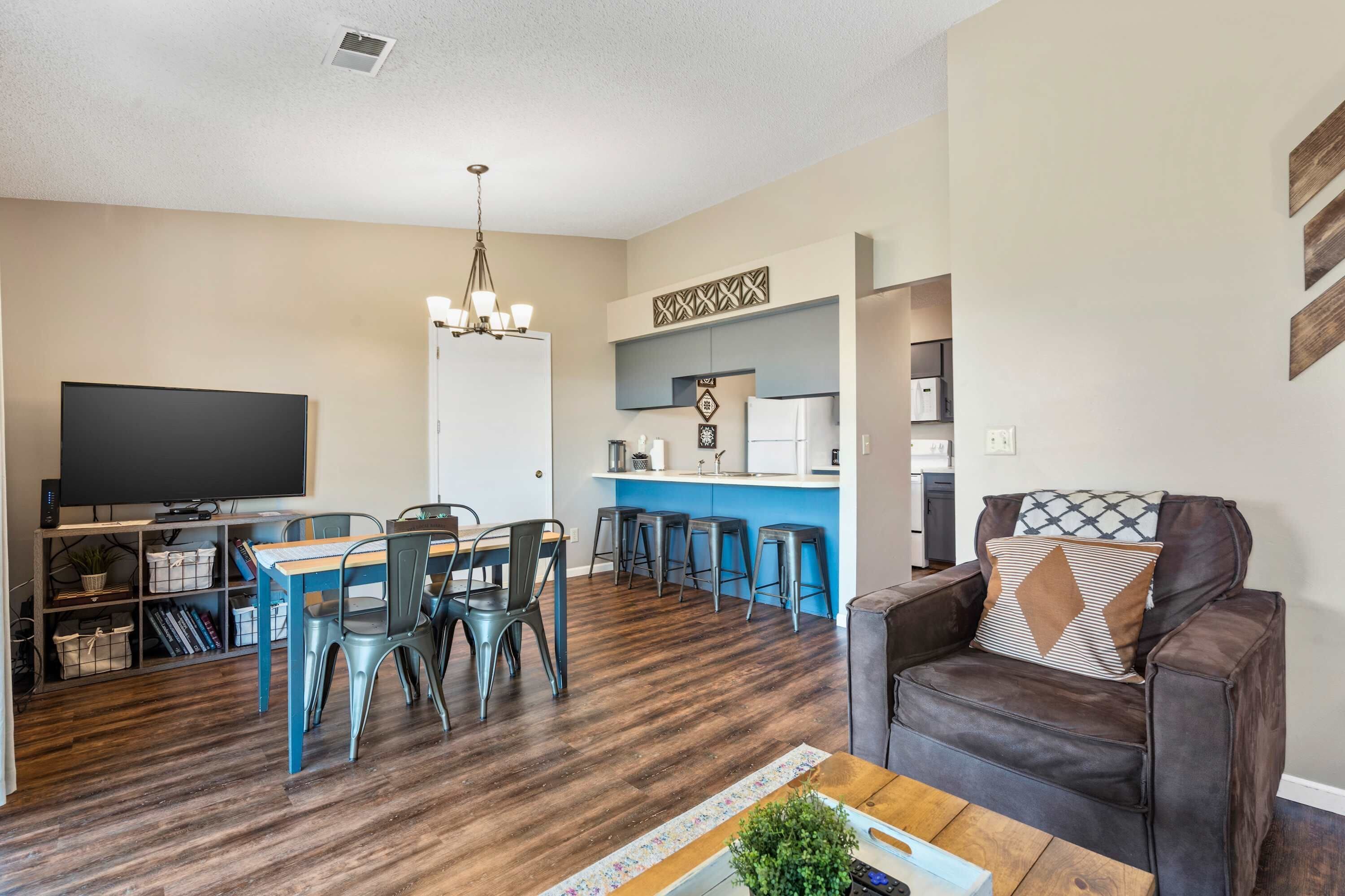 Condo, 1 King Bed with Sofa bed, Pool Access, Golf View (Luxurious Golf Front) | Living area | 42-inch flat-screen TV with digital channels