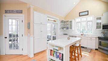 House, Multiple Beds, Patio, Garden View (Pete's Place) | Private kitchen | Coffee/tea maker