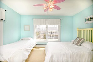 ハウス ベッド (複数台) パティオ ガーデンビュー (Pete's Place) | 5 室のベッドルーム、客室ごとに異なる装飾、客室ごとに異なるインテリア、WiFi (無料)