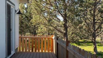 Kamar, 1 Tempat Tidur King, patio, pemandangan gunung | Pemandangan balkon