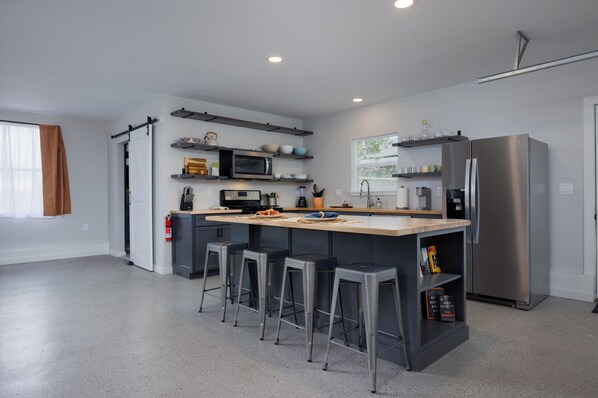 Room, 1 King Bed, Patio, Mountain View | Private kitchen - Hideaway of Highway 20 (Bend)