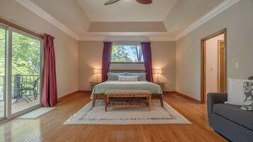 5 bedrooms, iron/ironing board, WiFi, bed sheets