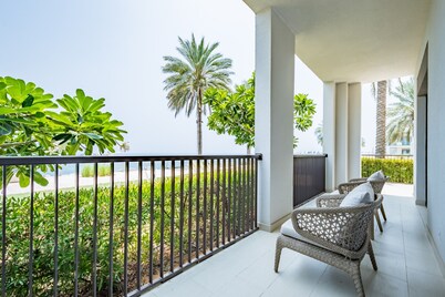 Seafront 4BR Apartment with Assistant Room in The Address Fujairah Residences Block B, Fujairah