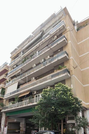 Exterior - Fresh Exarcheia Studio w Balcony & Style (Athens)