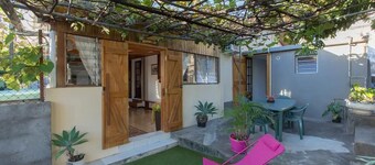 LE LETCHI : Grande maison spacieuse et accueillante située à Saint-Leu