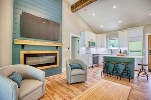 TV, fireplace, stereo