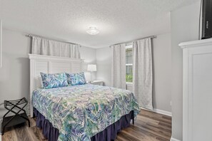 5 bedrooms, desk, free WiFi