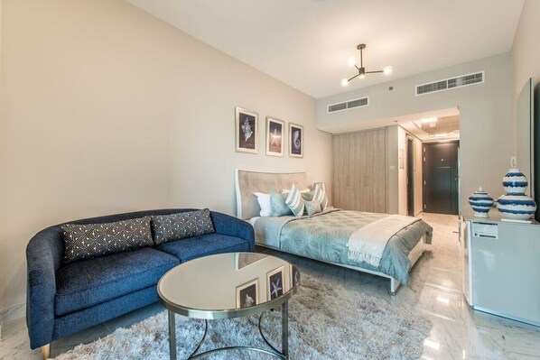 Iron/ironing board, free WiFi, bed sheets