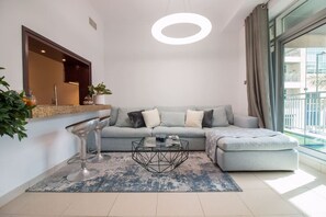 Smart TV, stereo - Luxury studio at Downtown! Full Burj Khalifa View (Business bay, Dubai)