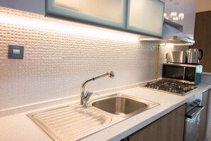 Fridge, microwave, oven, stovetop