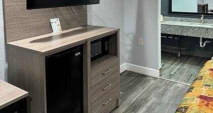 LUXURY INN
