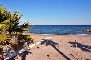 Beach - Residence Riviera Palace Two-room Apartment 5 Pax (Loano)