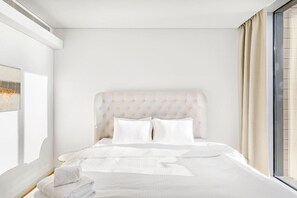 2 Schlafzimmer, Schreibtisch, Bügeleisen/Bügelbrett, kostenloses WLAN