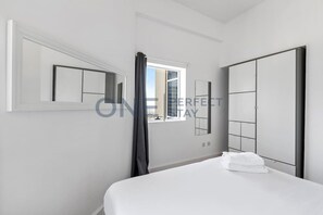 1 chambre, bureau, fer et planche à repasser, Wi-Fi gratuit