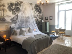 1 bedroom, desk, travel crib, free WiFi - Le Jardin des Bosquets B&B  beautiful chambre d'hote in a bucolic setting (Auchay-sur-Vendée)