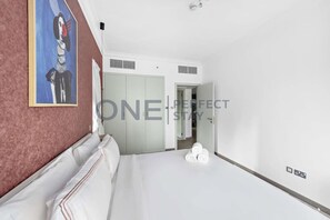 1 室のベッドルーム、デスク、アイロン / アイロン台、WiFi (無料)