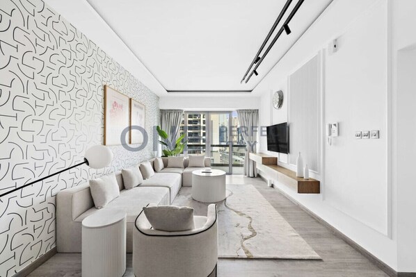 スマートテレビ、ステレオ