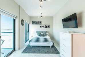 1 habitación, escritorio, tabla de planchar con plancha y wifi gratis 