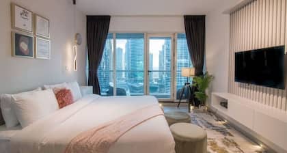 Canal-Side Charm: Studio living at Dubai Arch